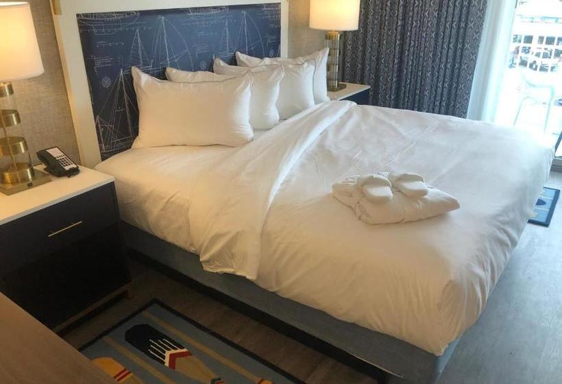 هتل Fenwick Shores, Tapestry Collection By Hilton