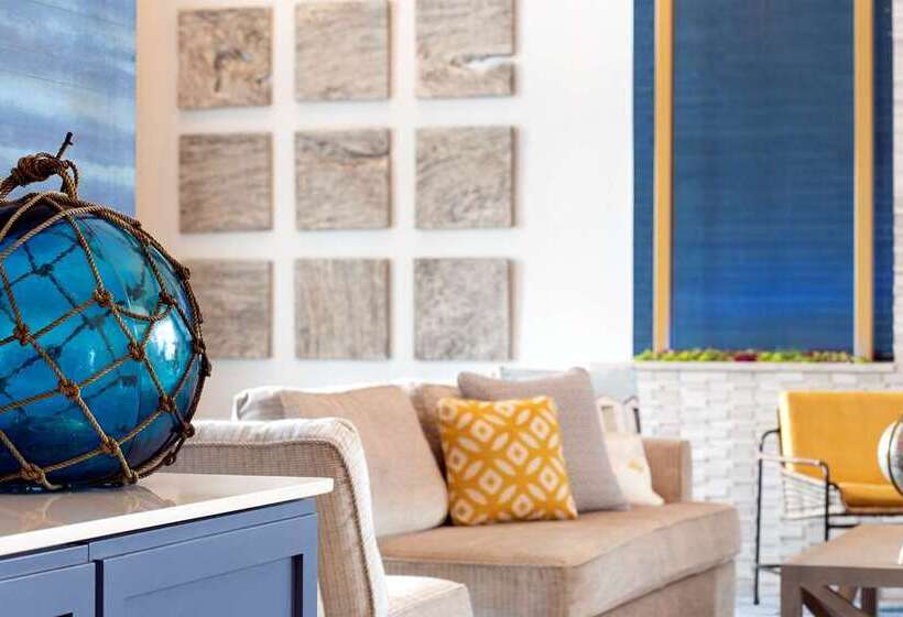 هتل Fenwick Shores, Tapestry Collection By Hilton