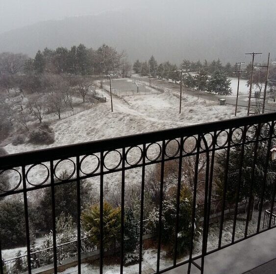 בית מלון כפרי Metoxi