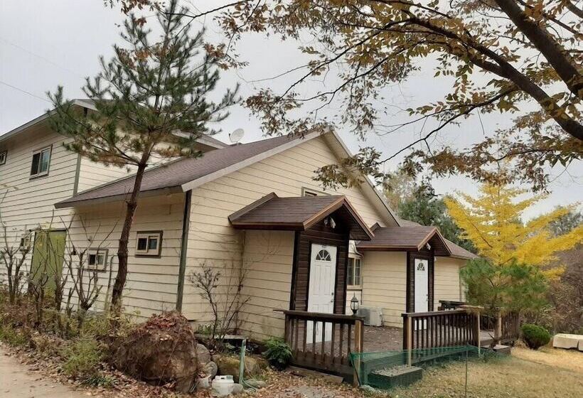 בית מלון כפרי Nadeuri Pension