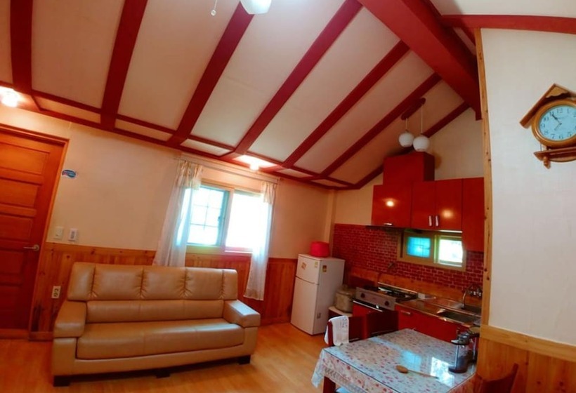 בית מלון כפרי Nadeuri Pension