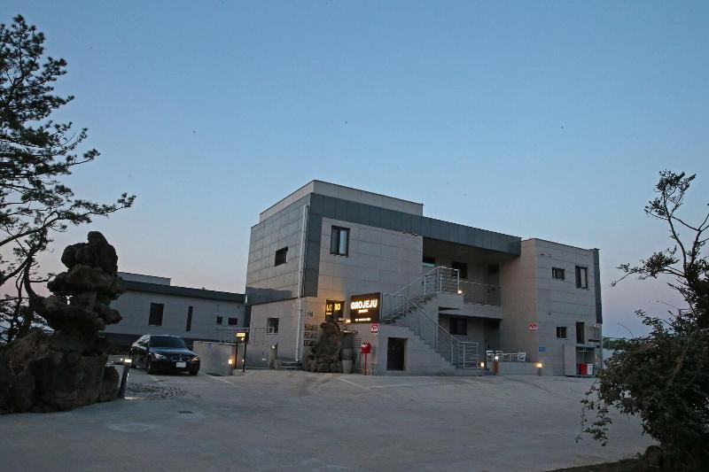 هتل Orojeju