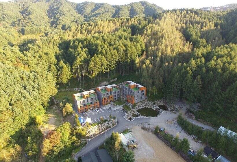 בית מלון כפרי Phoenix Emerald Pension