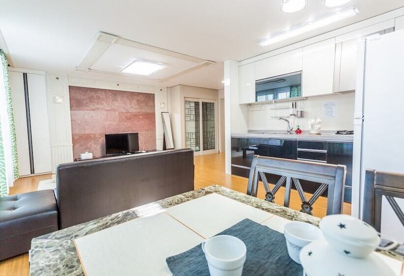 בית מלון כפרי Phoenix Emerald Pension