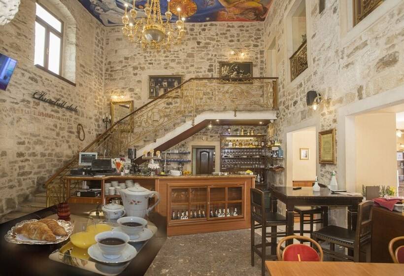 پانسیون Old Center Cozy Room