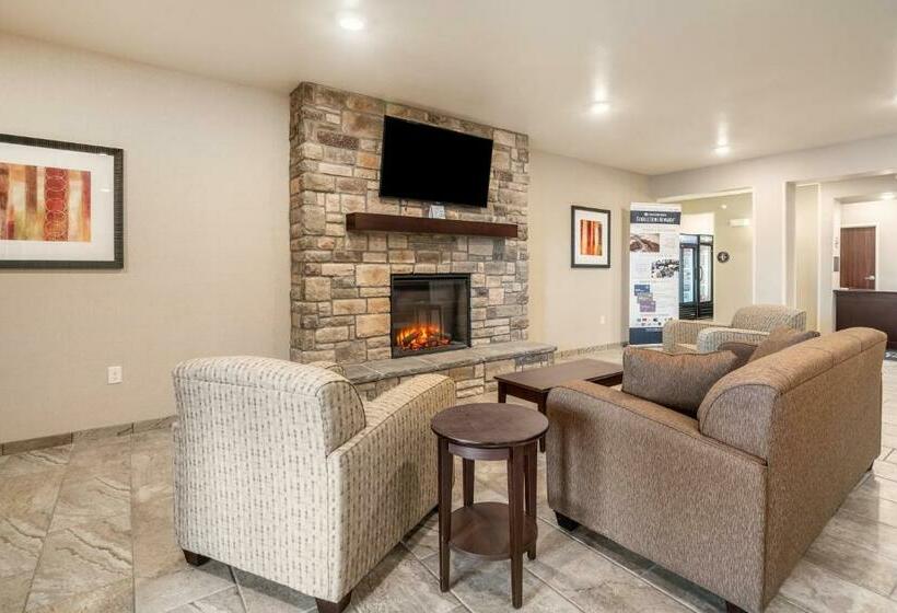 Cobblestone Hotel & Suites   Newport