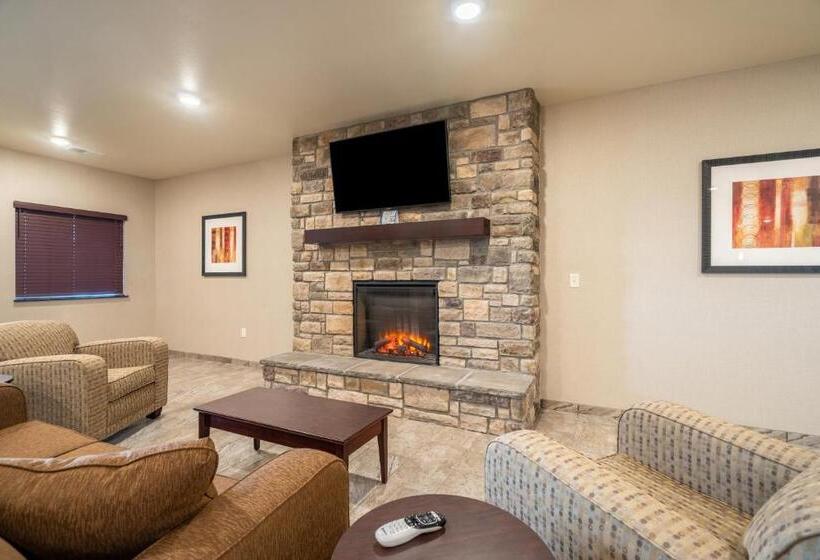 Cobblestone Hotel & Suites   Newport