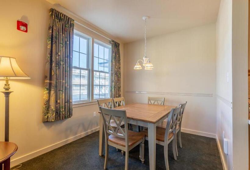 Ebb Tide Suites