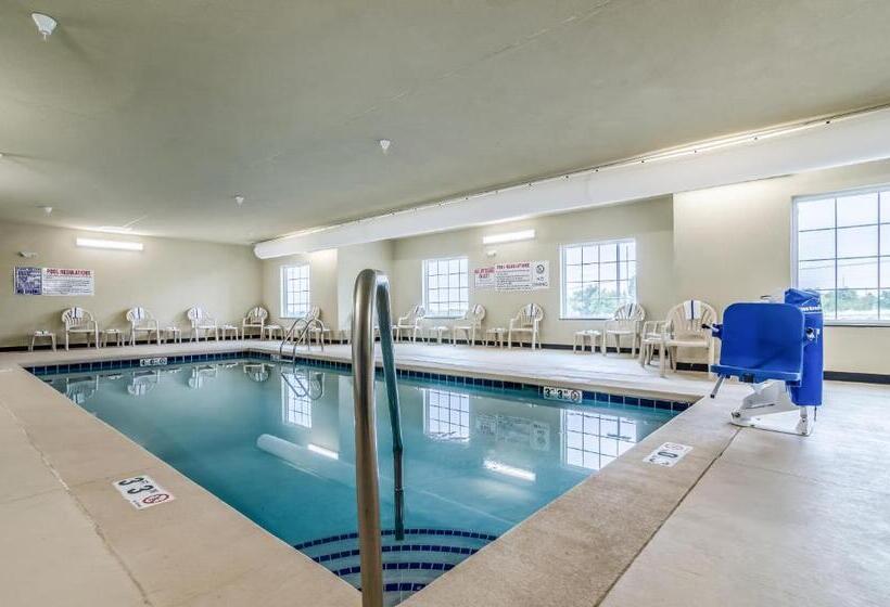 Cobblestone Hotel & Suites   Newport