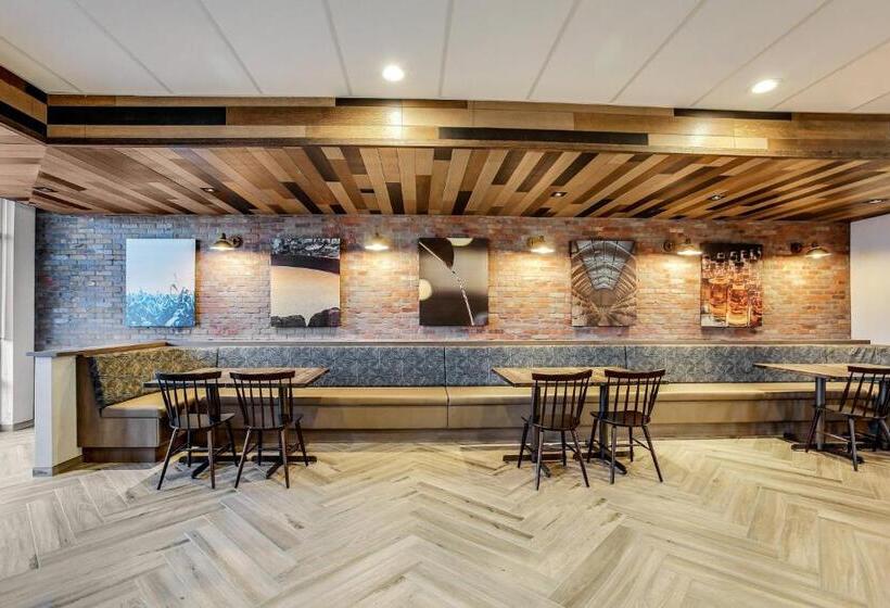 בית מלון כפרי Fairfield Inn & Suites Bardstown