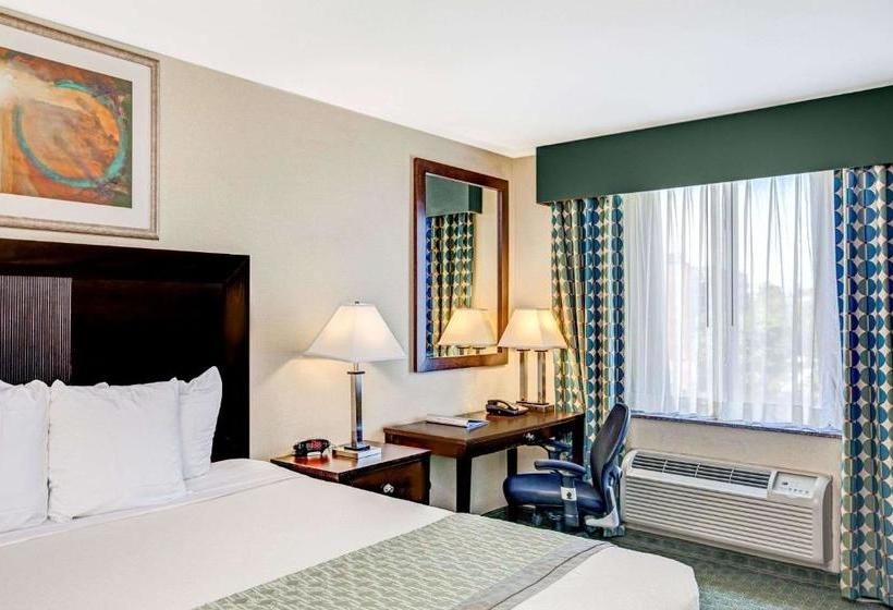 هتل Hillcrest  Near Jfk Air Train