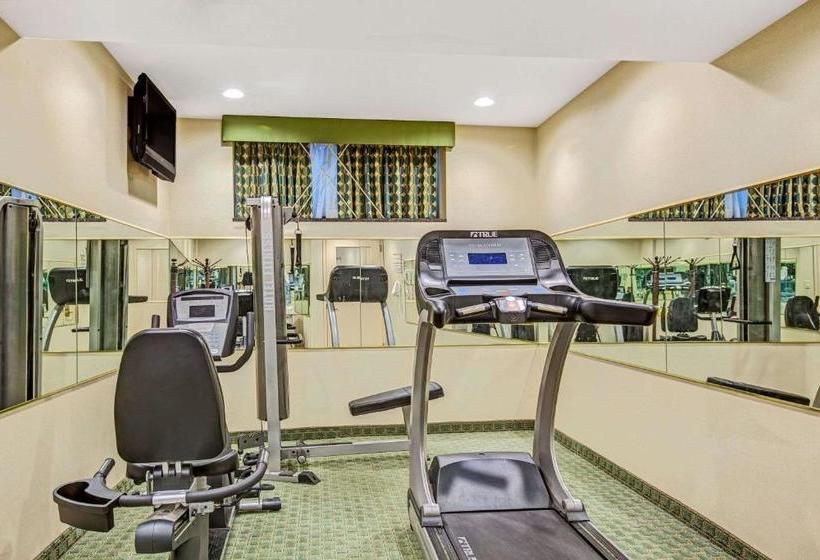 هتل Hillcrest  Near Jfk Air Train