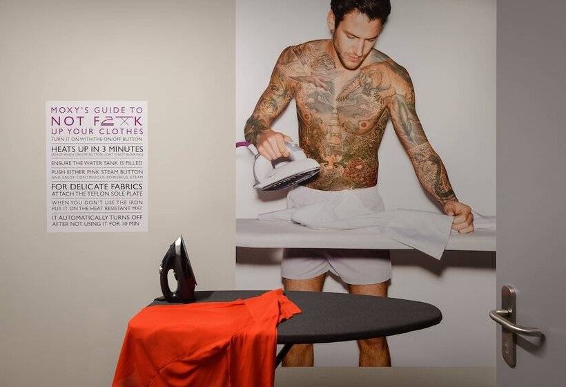 Отель Moxy Lisboa Oriente