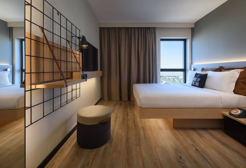 هتل Moxy Lisboa Oriente