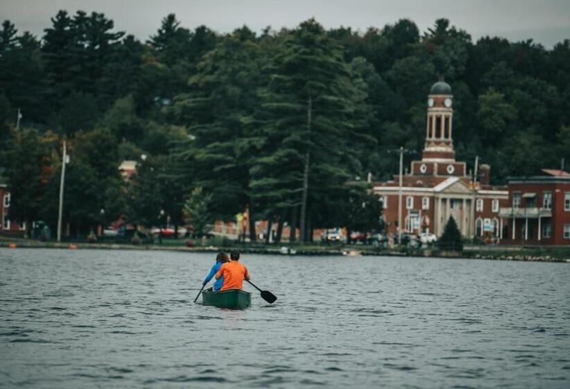 Hotel Saranac Waterfront Lodge