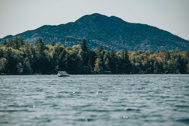 هتل Voco Saranac Lake Ny Waterfront, An Ihg