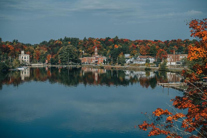 هتل Voco Saranac Lake Ny Waterfront, An Ihg