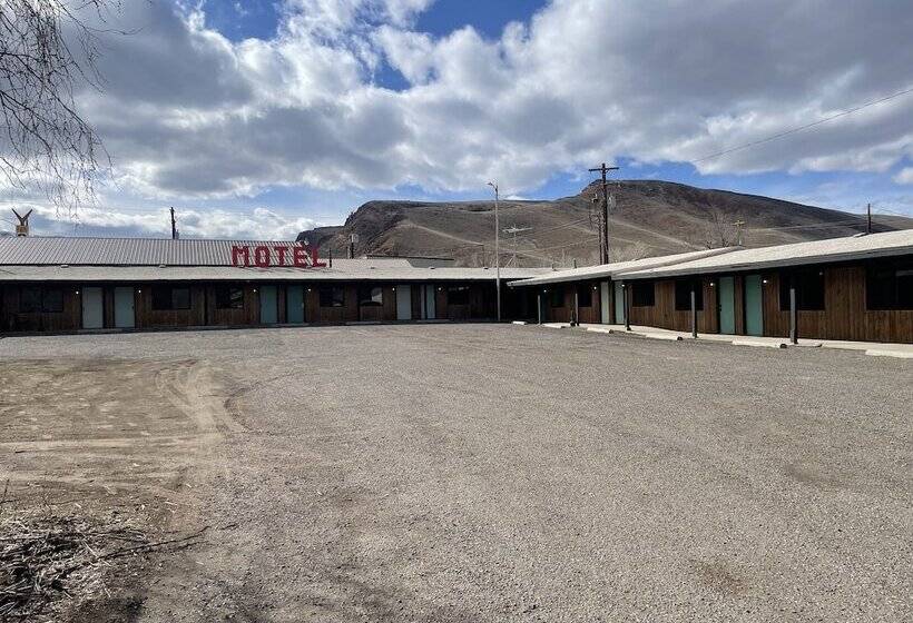 فندق على الطريق Challis Roadhouse