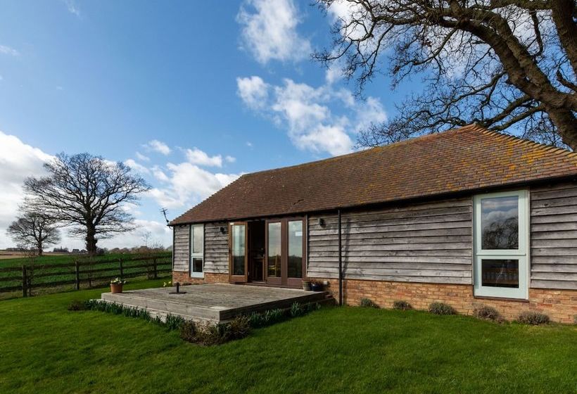 Nicely Furnished Cottage In Bilsington Countryside