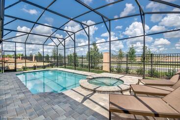 Fabulous 9 Bed 6,5 Ba Villa Games, Pool & Spa 9063srl
