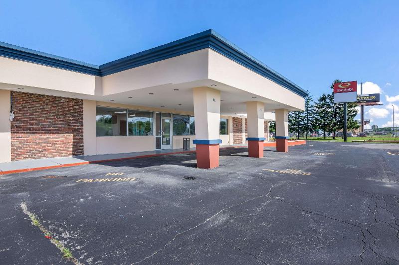 فندق على الطريق Econo Lodge Neenah