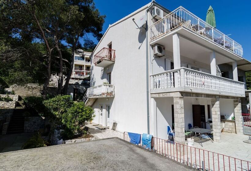 بنسيون Guesthouse Sobra