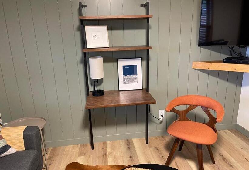 Pinedale Cozy Cabins