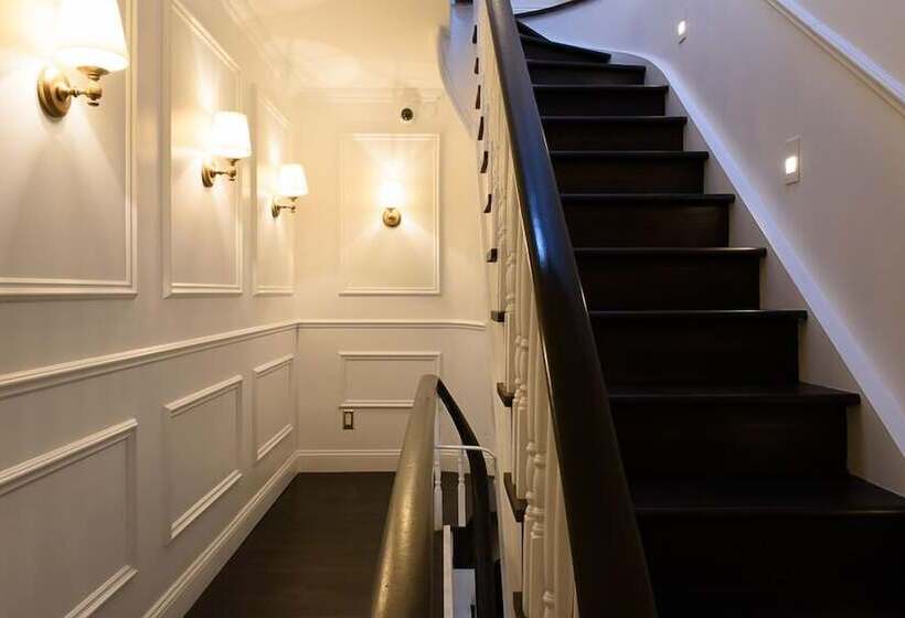 Bond Townhouse
