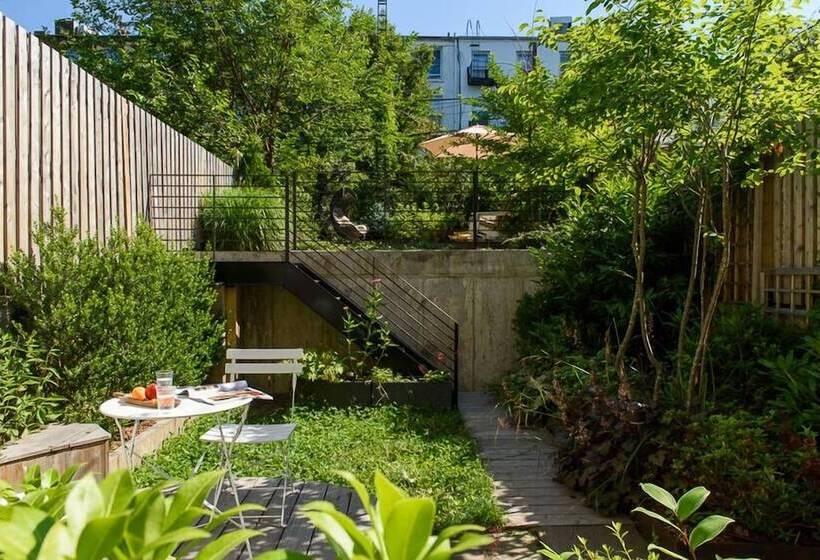 Bond Townhouse