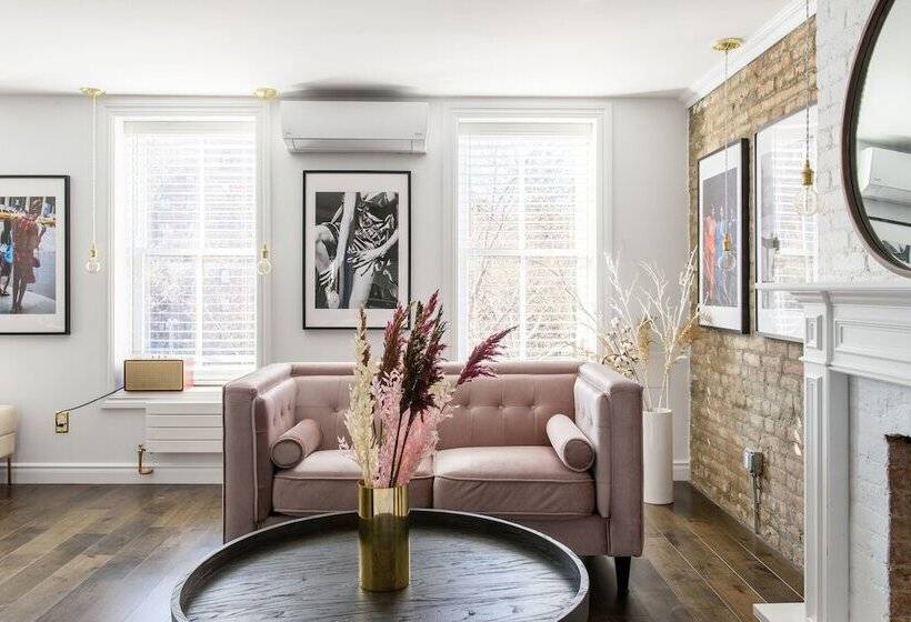 Bond Townhouse