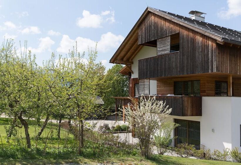 تختخواب و صبحانه Garni Bachlerhof