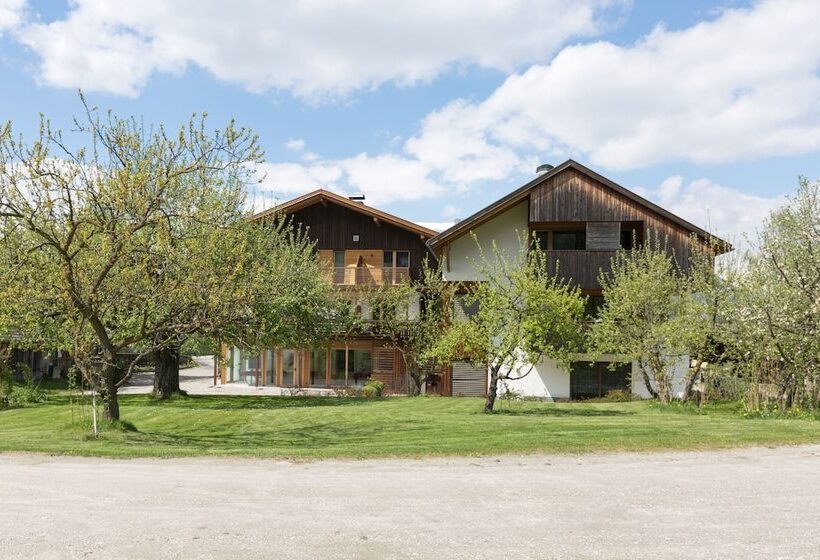 تختخواب و صبحانه Garni Bachlerhof