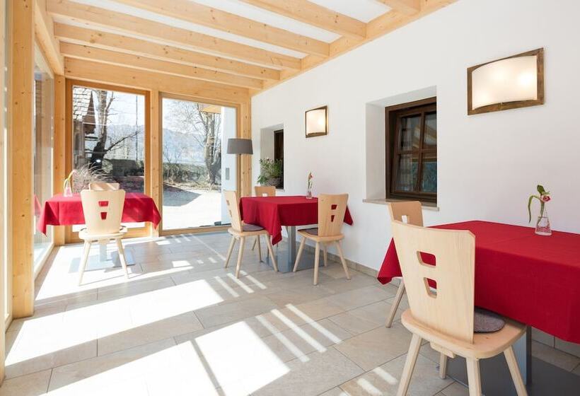 تختخواب و صبحانه Garni Bachlerhof