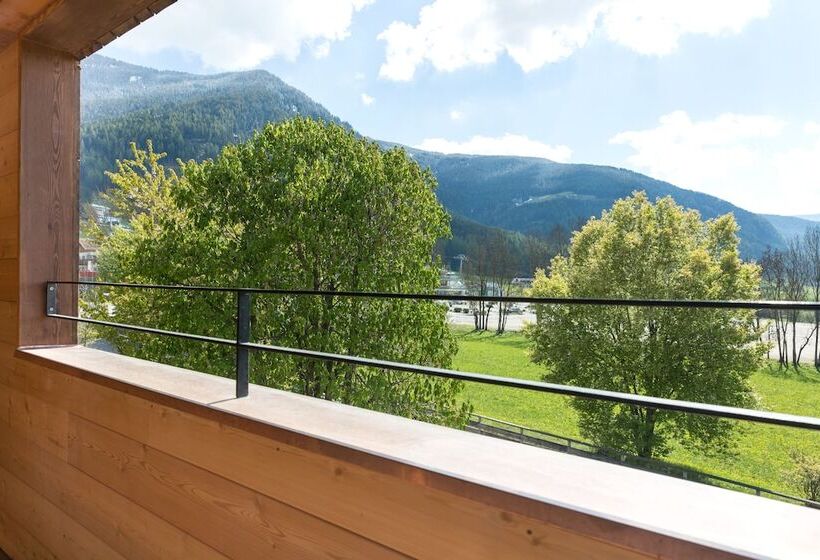 تختخواب و صبحانه Garni Bachlerhof
