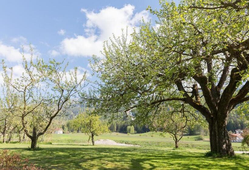 Aamiaismajoitus (B&B) Garni Bachlerhof