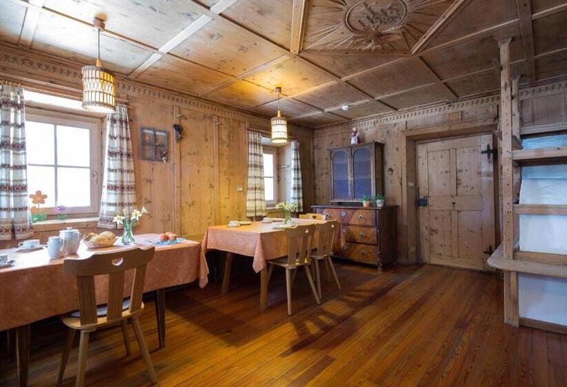 تختخواب و صبحانه Garni Bachlerhof