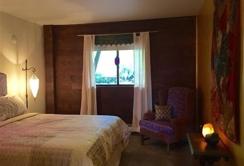 فندق Lotus Mountain Retreat