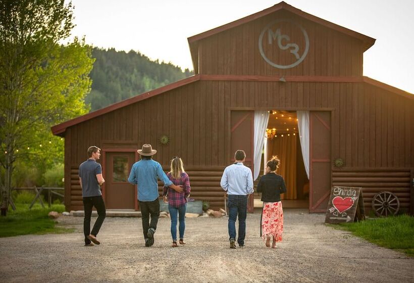 田舎風ホテル Moose Creek Ranch