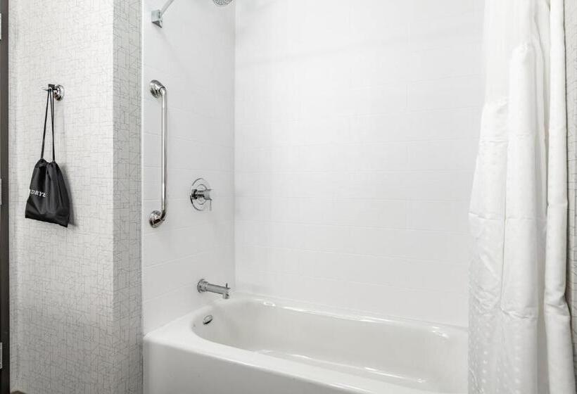 בית מלון כפרי Holiday Inn Express & Suites   Moundsville, An Ihg