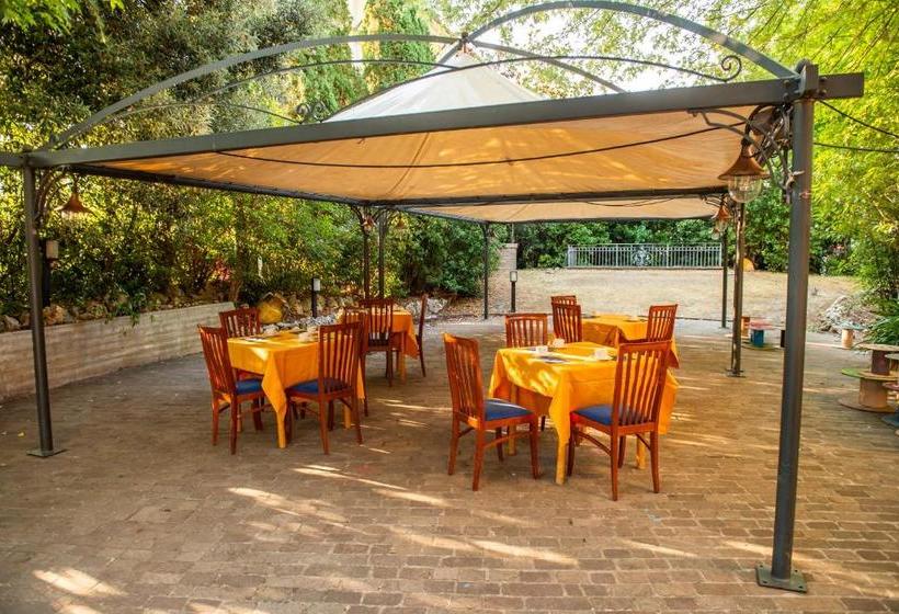 בית מלון כפרי Ostello Settecolli Sport