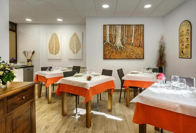 پانسیون Hostal Bosque De Gamueta
