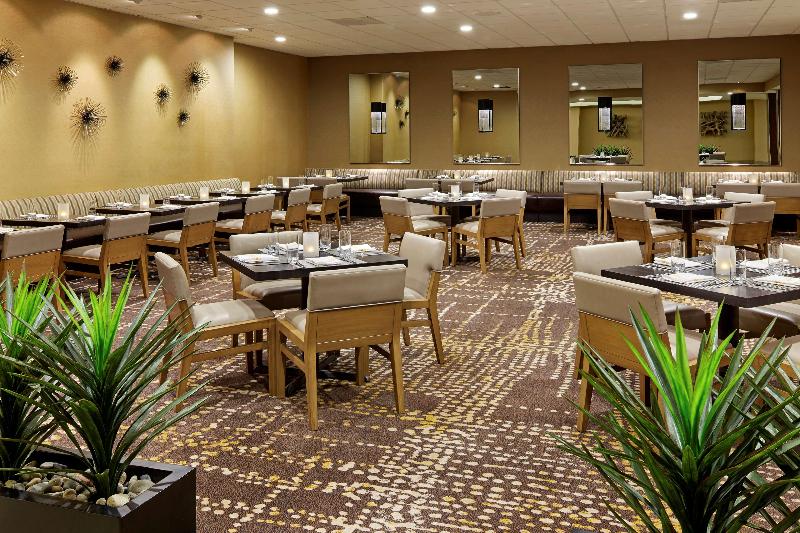 Doubletree By Hilton Hotel Golf Resort Palm Springs