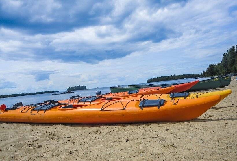 هتل Auberge Des Iles