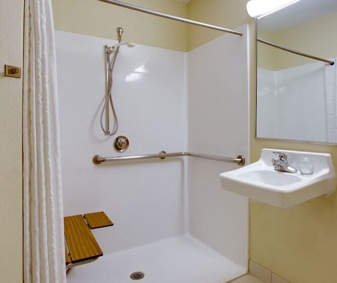 هتل Candlewood Suites Washington Fairfax, An Ihg