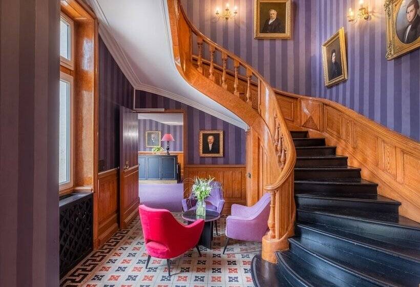 هتل Chateau Des Reynats