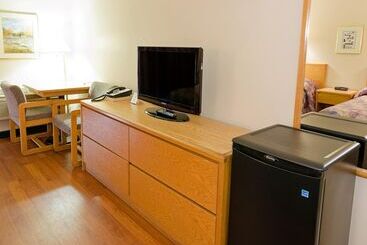 هتل Coastal Inn Sackville