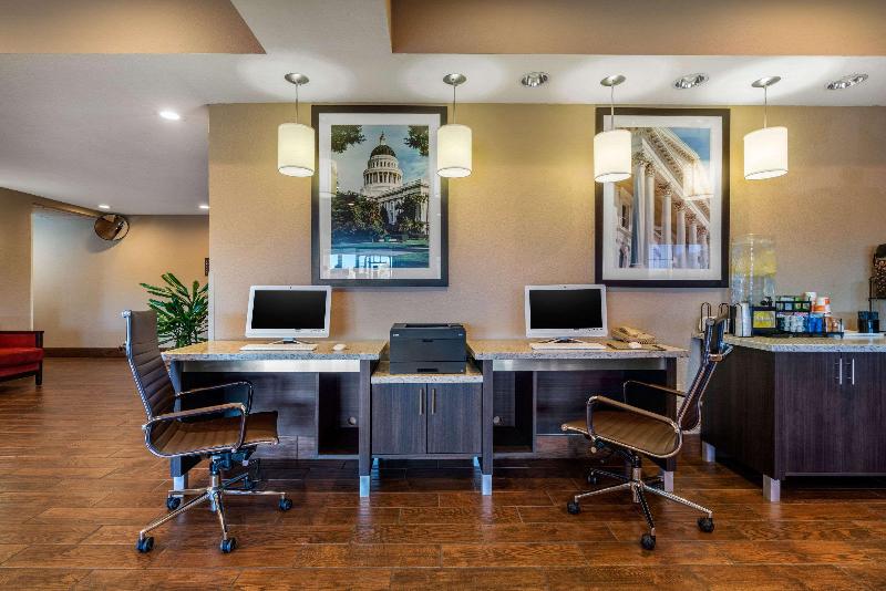 هتل Comfort Inn & Suites Sacramento   University Area