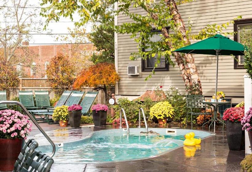 Отель Crowne Pointe Historic Inn Adults Only