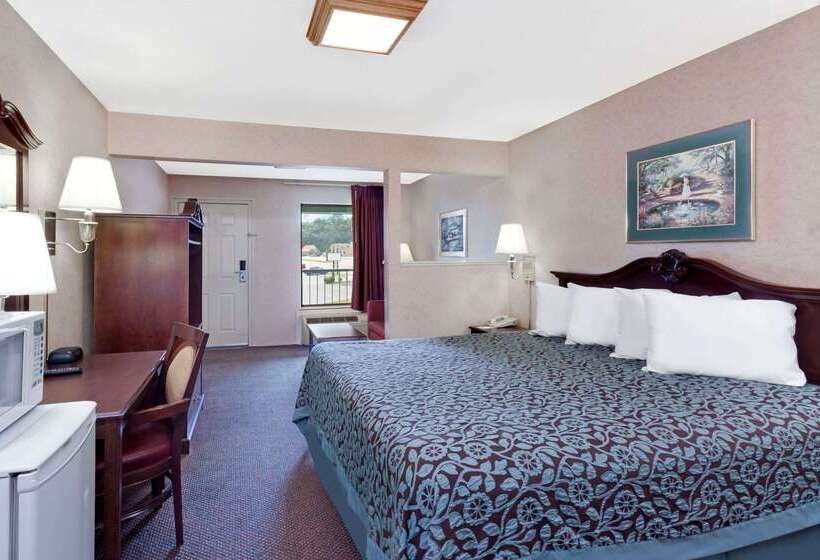 Отель Days Inn By Wyndham Morristown