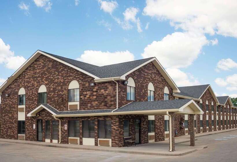 Отель Days Inn By Wyndham Muncie Ball State University